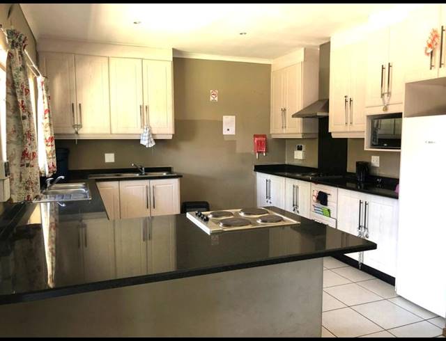 9 BEDROOM HOUSE FOR SALE IN SCOTTSVILLE